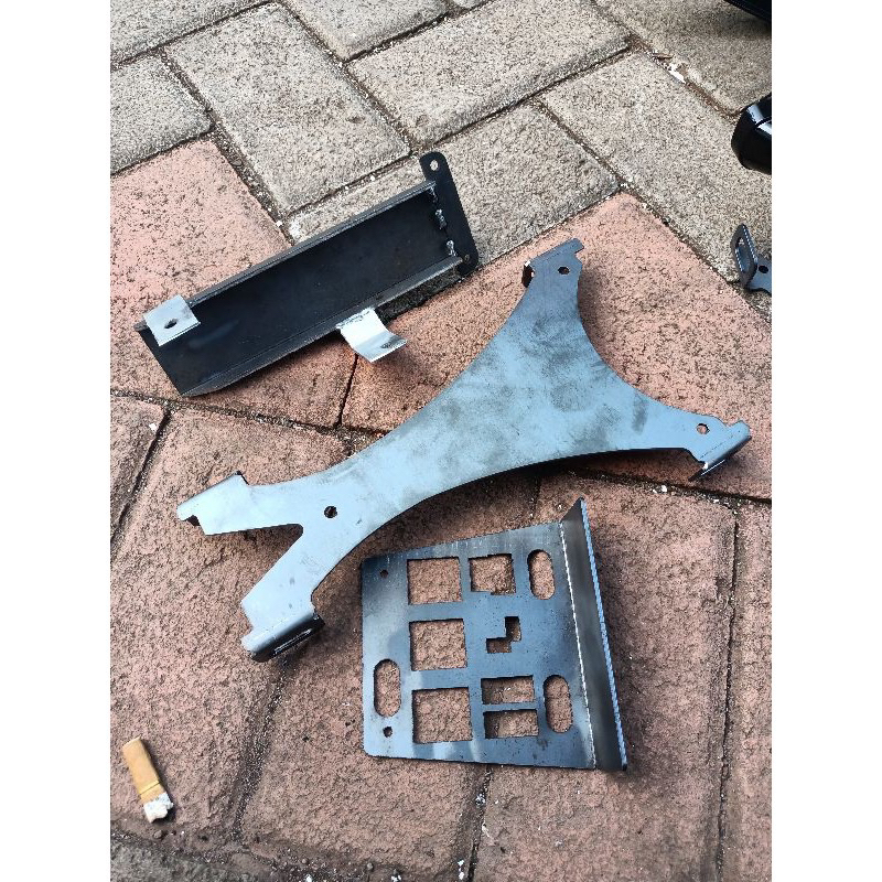 pangkon dudukan box aki gl100 /dudukan box aki gl100 besi set dudukan coil set dudukan soket besi (3