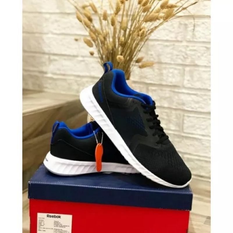 sepatu cowo ree ef4078