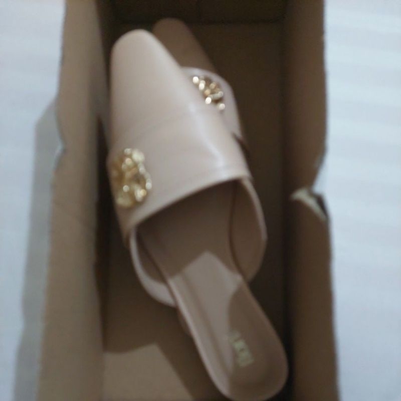 sendal fioni