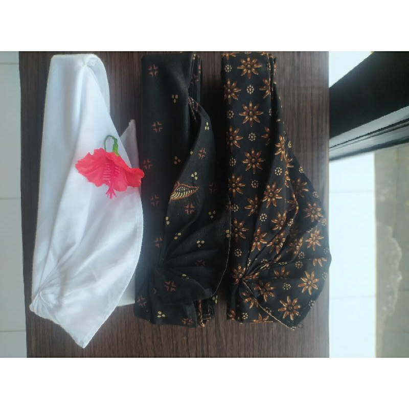 udeng batik, batik, putih