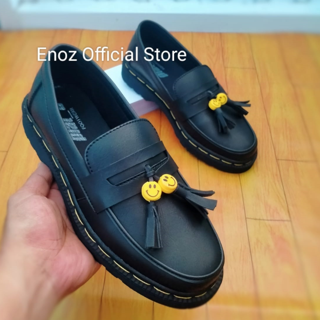 Sepatu Pria Docmart Pria Smile Loafers Slip On Hitam Penny Loafers Kulit PU Original Formal Casual Millenial Keren Trendy Sae