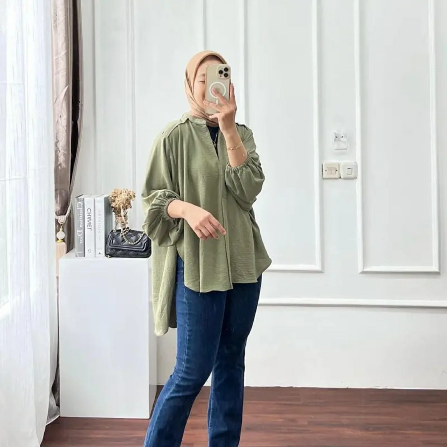 Berlin Blouse Outer Crinkle Airflow Atasan Wanita Belah Kemeja Korean Style Kekinian Outfit Wanita Terbaru