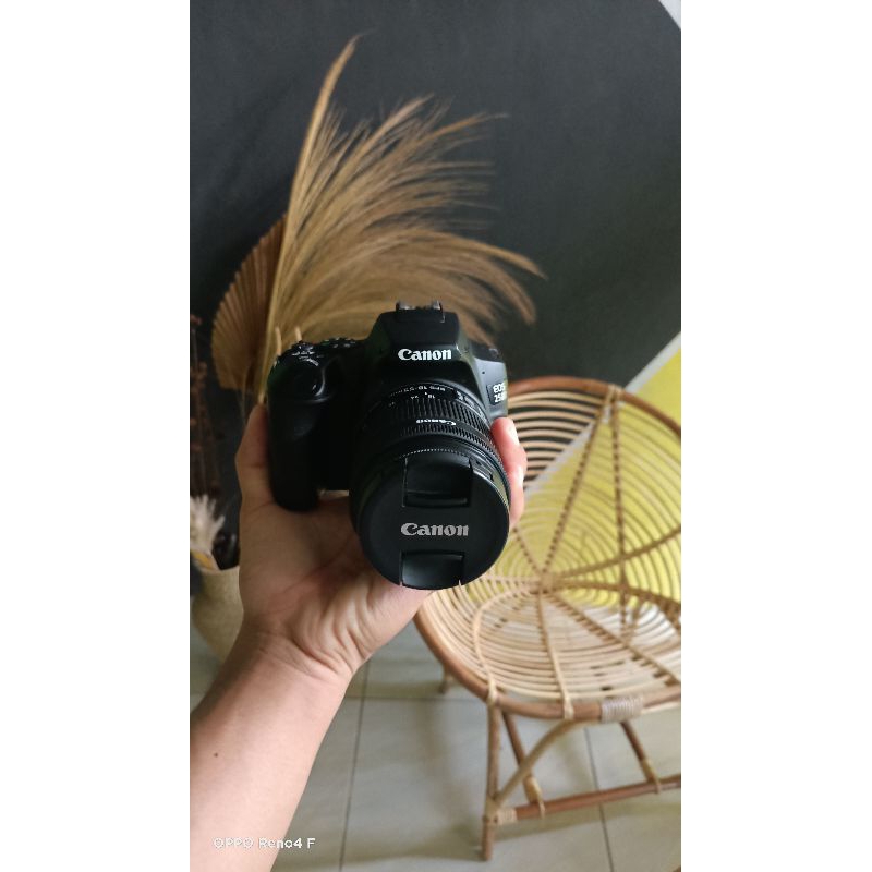 Canon eos 250d second like new