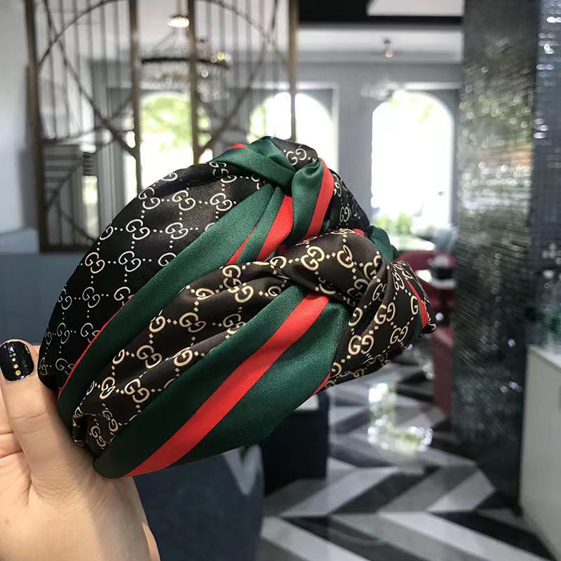 Bando lucu koreaIkat kepala jepit rambut non-slip ikat kepala versi Korea siswa serba cocok Versi Korea dari ikat kepala wanita aksesoris rambut ikat kepala merah dan hijau HeadBand