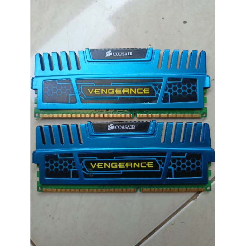 Memory 8gb DDR3 corsair vengeance