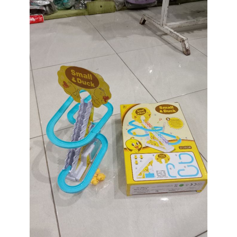 mainan anak small duck baterai