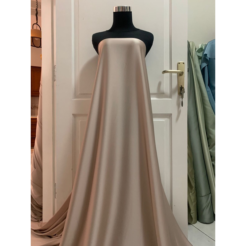 1/2 Meter Kain Satin Silk Armani Original Mewah Warna Nude Latte