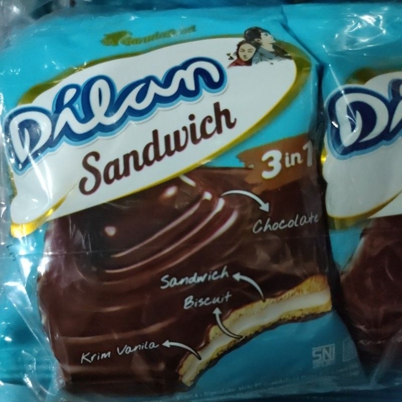 dilan sandwich 3 in 1 biskuit sandwich salut cokelat isi krim vanila renteng