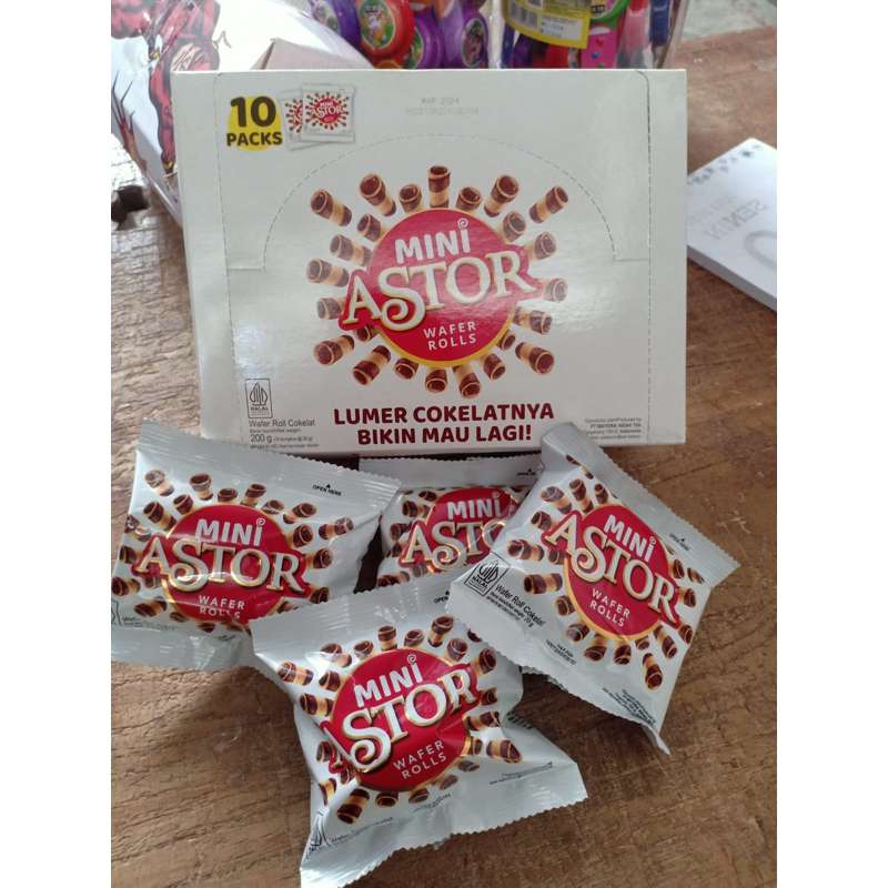 

Mini astor wafer rolls box 200gr isi 10sachet