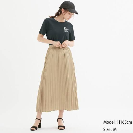 GU Uniqlo Pleated Long Skirt