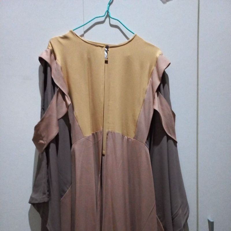 Outer Zaskia Sungkar