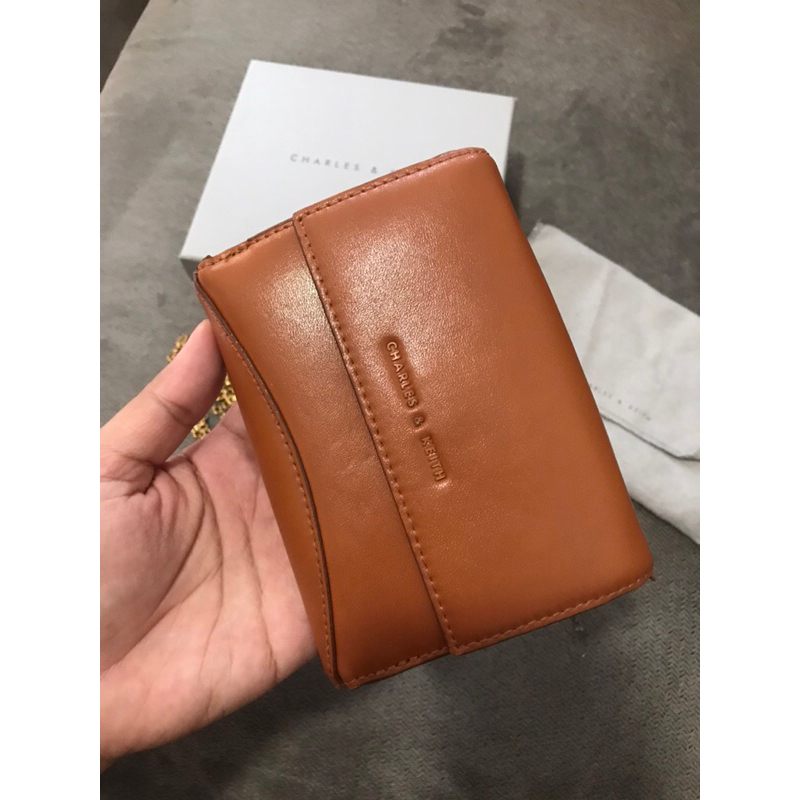 DOMPET CHARLES & KEITH ORI STORE PRELOVED (ada minus)