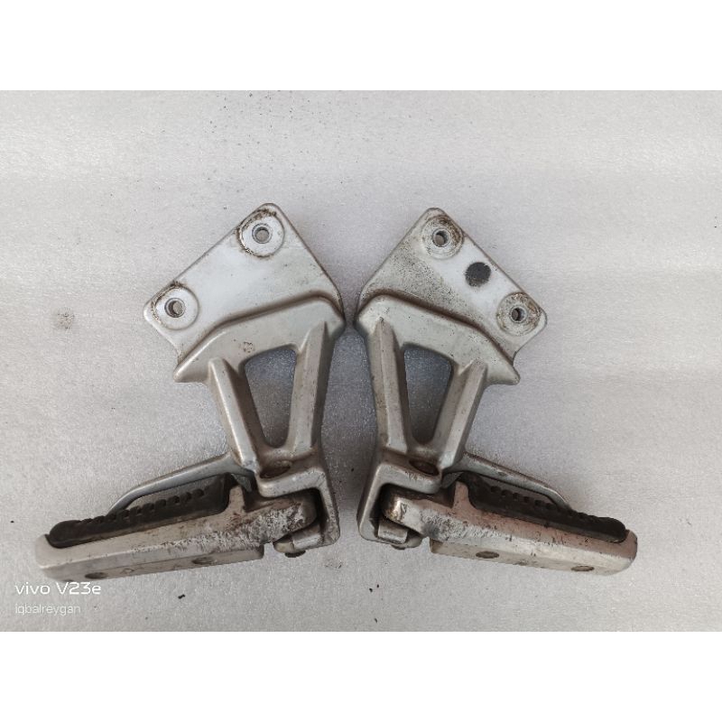 foostep/footstep/postep/ belakang suzuki skywave 125