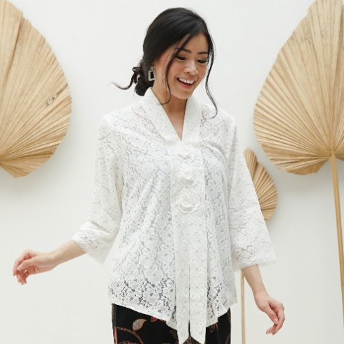 KEBAYA ENCIM MODERN KARTINI BRUKAT PUTIH KEBAYA ENCIM MODERN LENGAN PANJANG