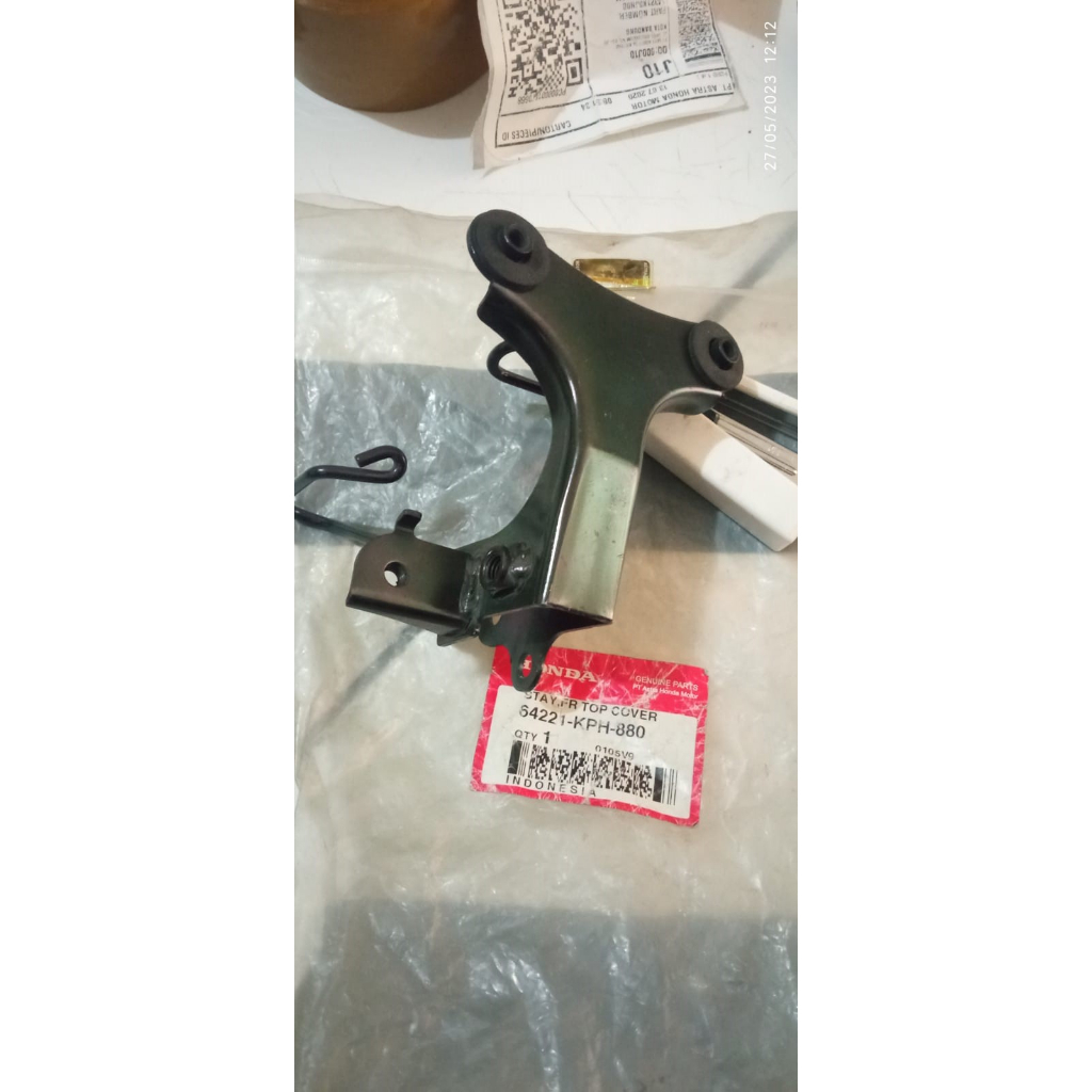 BESI DUDUKAN TAMENG DEPAN 64221KPH880 Besi Dudukan Panel Tameng Depan Karisma X 1