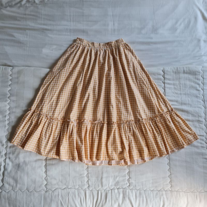 LE BIJOU SKIRT PRELOVED ADA KANTONG