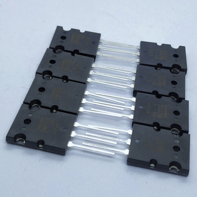 TRANSISTOR TOSHIBA 2SC5200 - 2SA1943 (LOT 524) TR TOSHIBA 2SC 5200 2SA 1493 TRANSISTOR TR FINAL TOSH