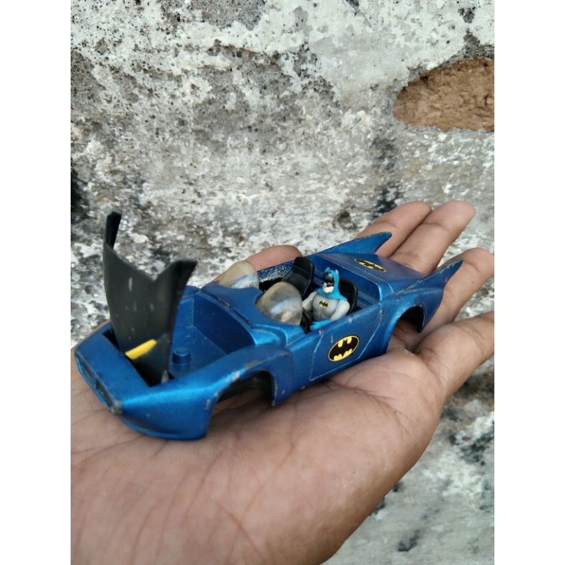 Batman mobile corgi 1980