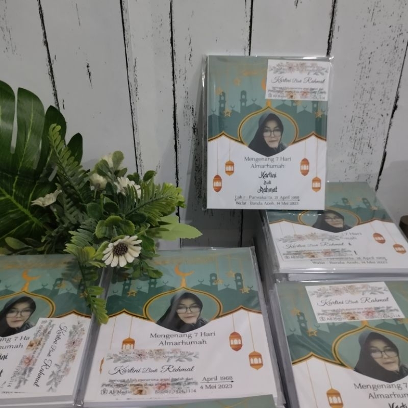

Cetak Buku Yasin 128 hal Softcover Free Tambah Foto & Sisipan