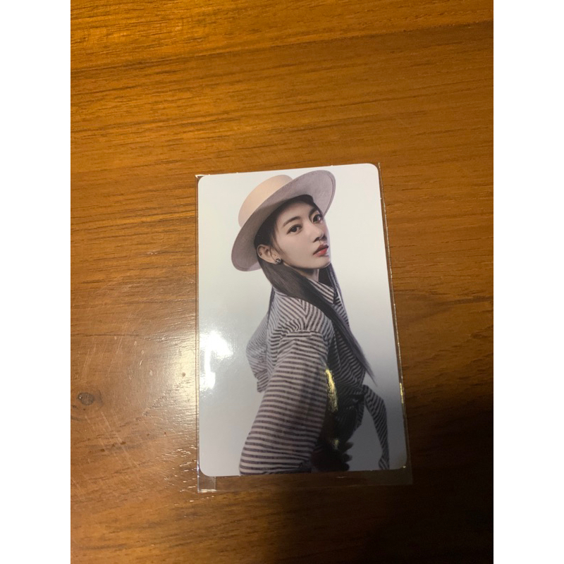 Photocard PC Sakura LE SSERAFIM FEARLESS MONOCHROME VER