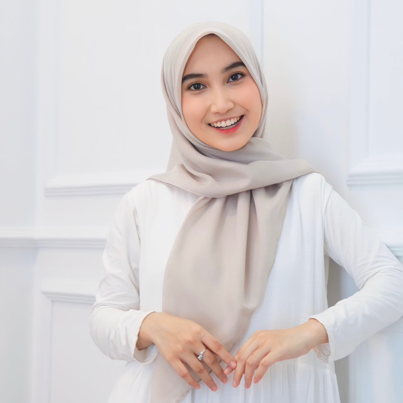 Dhinda Hijab - Plain Paris Segi Empat (Voal Paris)