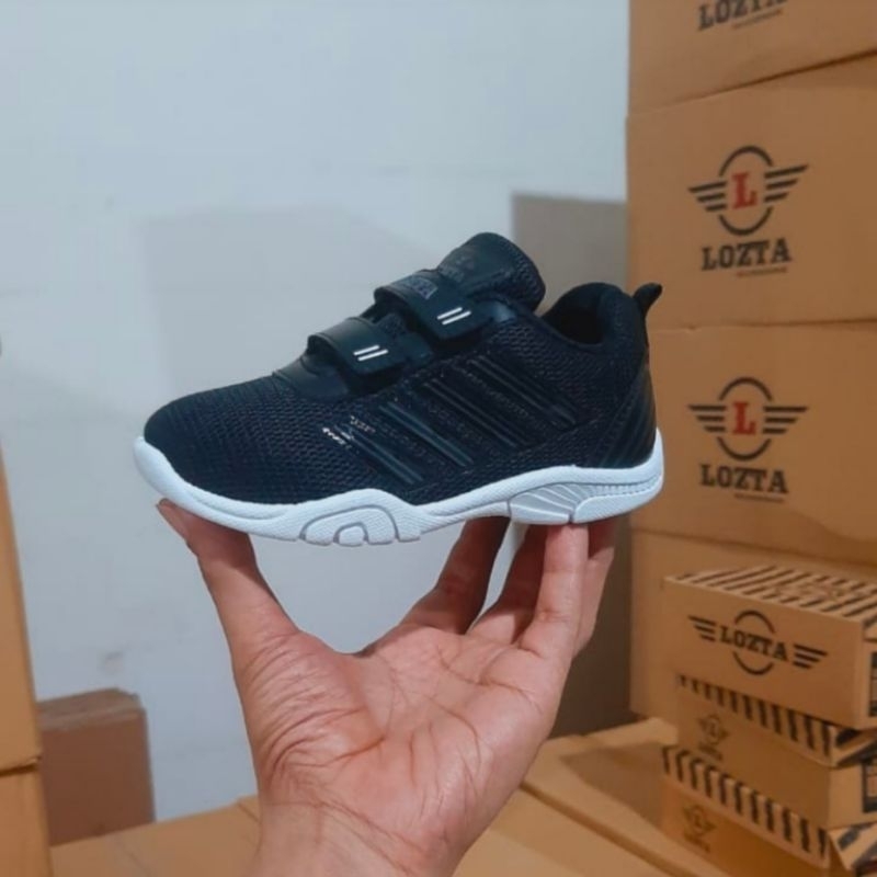 Sepatu Sekolah Anak TK SD Ukuran 30 31 32 33 Velcro Anti Air