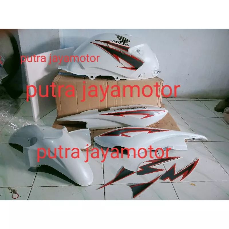 0cover body bodiset fullset Tiger Revo warna albino/putih set stiker