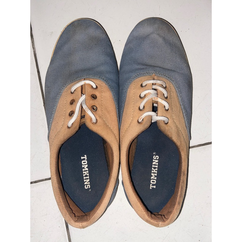 sepatu pria TOMKINS