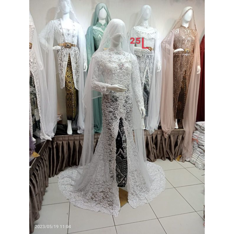 kebaya akad nikah Payet ada ekor bahan brukat/