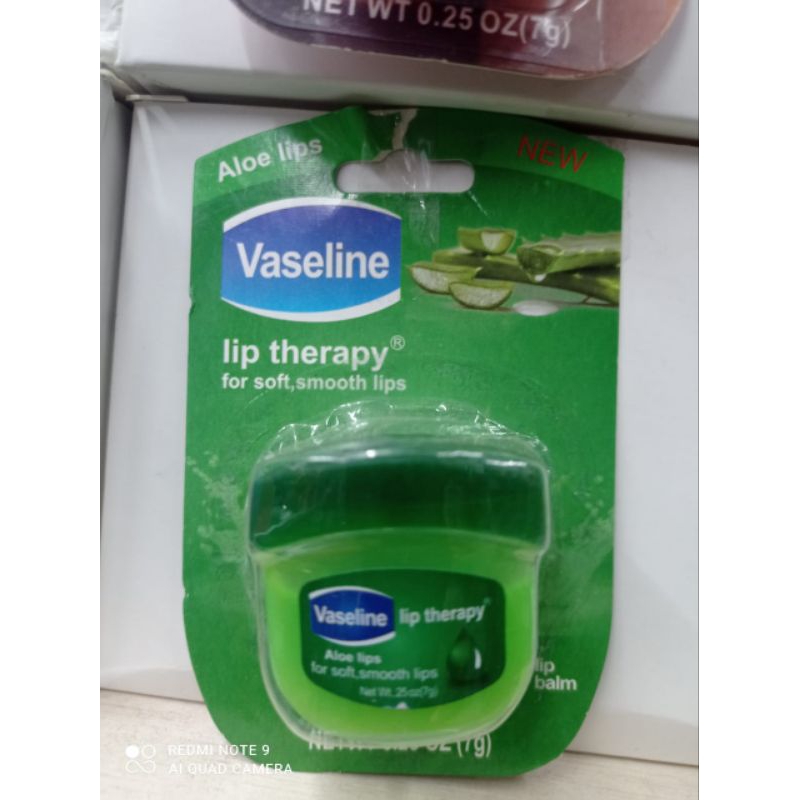 Vaselin Lips Therapy/Vaselin Bibir