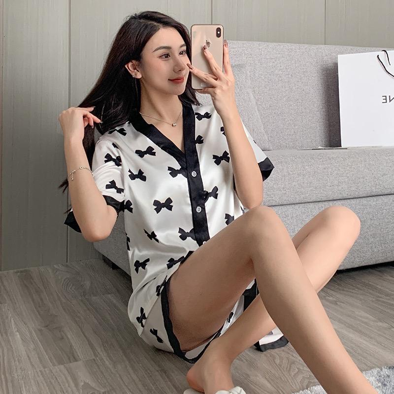 02 Sleepwear Satin Piyama Lengan Pendek Celana Pendek Motif Kancing Hidup Bahan Satin High Quality Piyama Import/ Baju Tidur Import / Baju Tidur Murah / Piyama Set / Baju Tidur Set