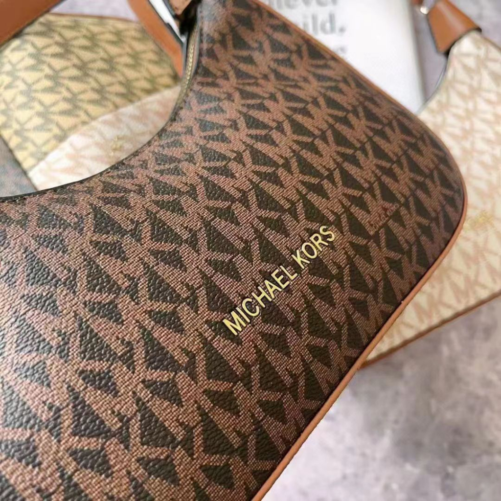 M*chael Kors Woman Small Pouchette 21676 (Free Box+Invoice +KantongKain+Bubblewrap)