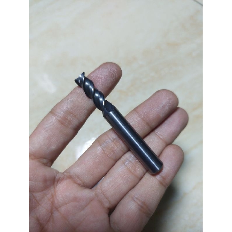 Endmill 7 mm carbide Mitsubishi Japan bekas seken..endmill carbide 7mm