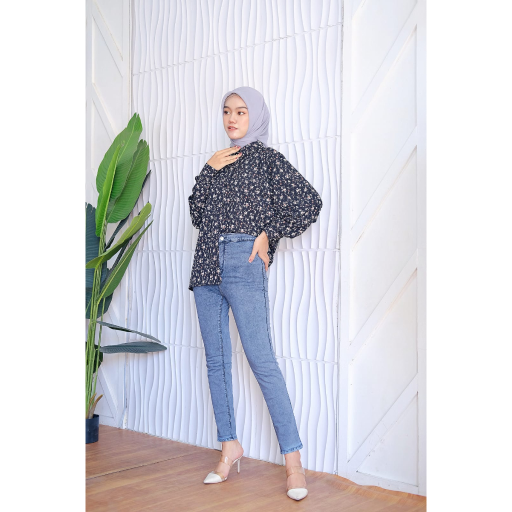 Kemeja Lady Crush Motif Pattern Oversize Jumbo - Kemeja Crinkle Lady Crush Motif Kemeja Blouse wanita Lady Crush / Kemeja Style Korea