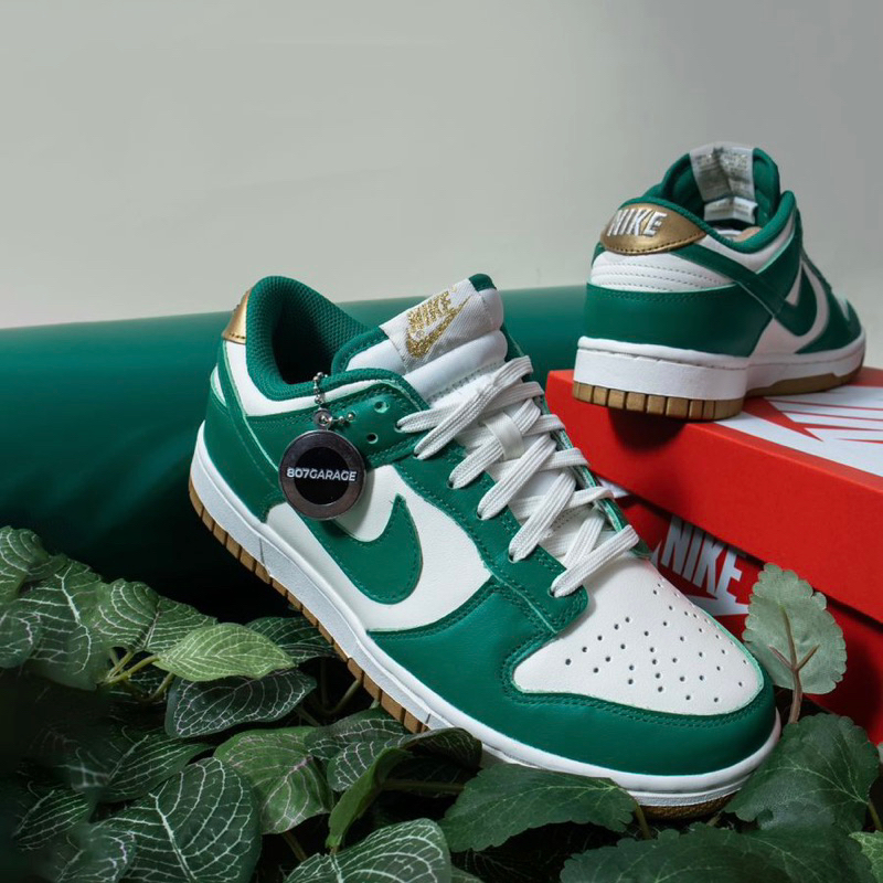 Dunk Low Malachite University Gold