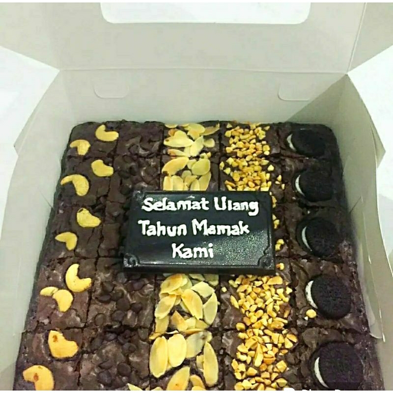 

BROWNIES PANGGANG Fudgy Brownies brownies premium 20x20