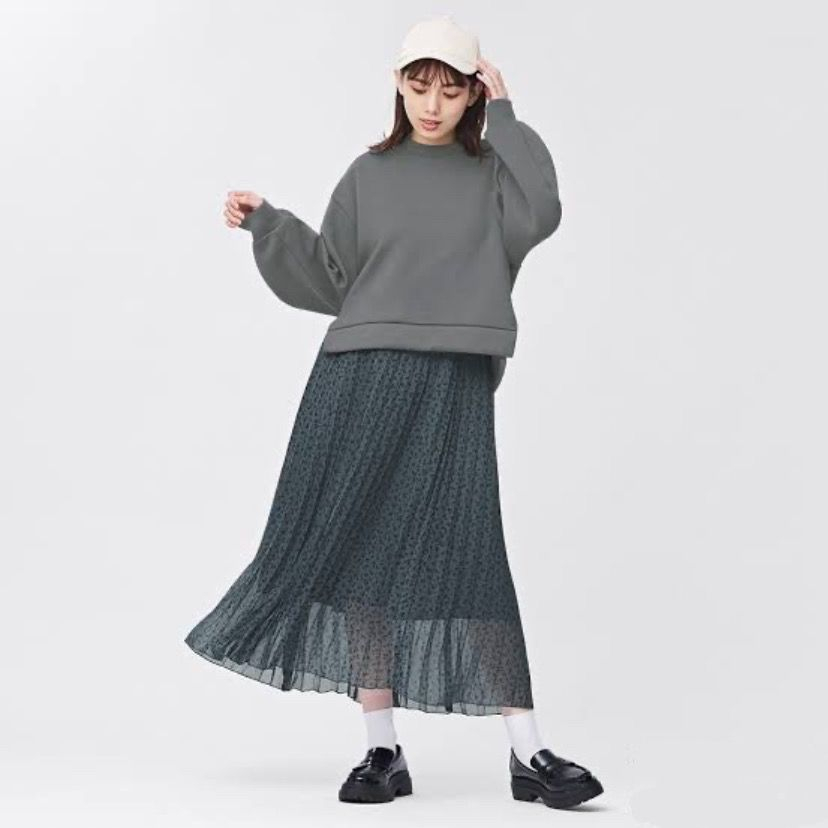 GU Uniqlo Pleated Long Leopard Skirt