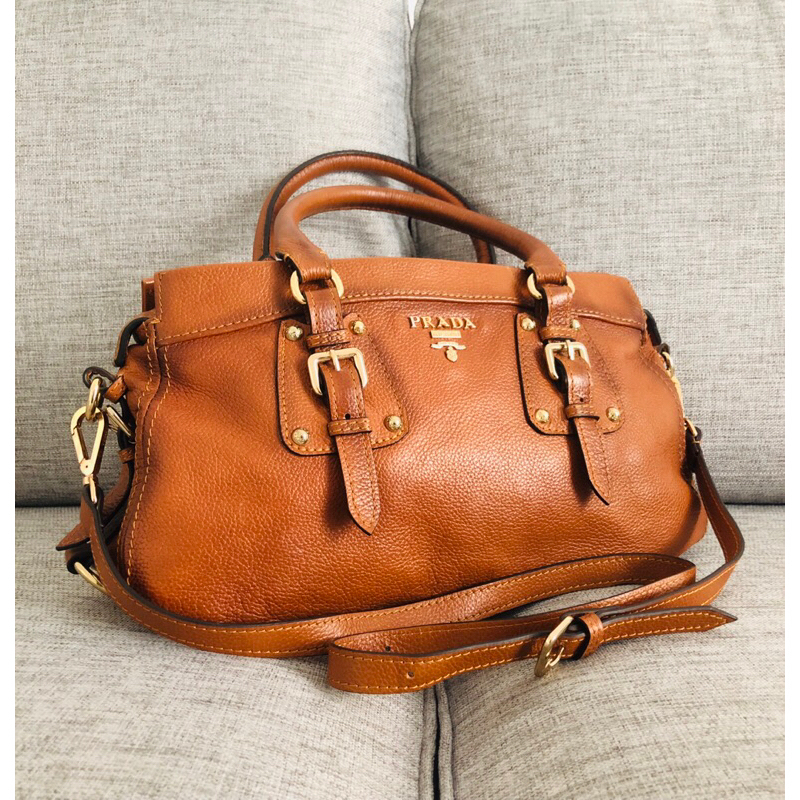 Tas Slempang Kulit Prada
