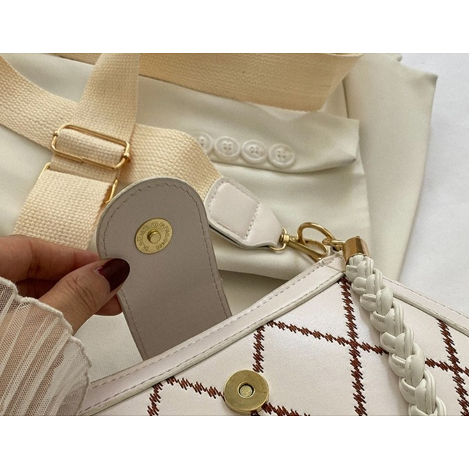 Tas Selempang Wanita Import Kekinian Fashion Shoulder Bag Korea 2023