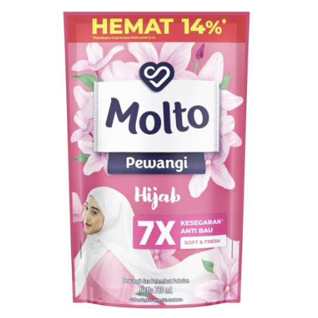 Molto Pewangi Pakaian Reffil 780ML