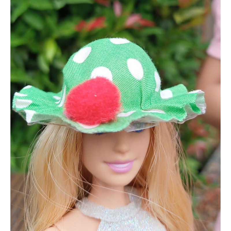 topi handmade untuk boneka 30cm