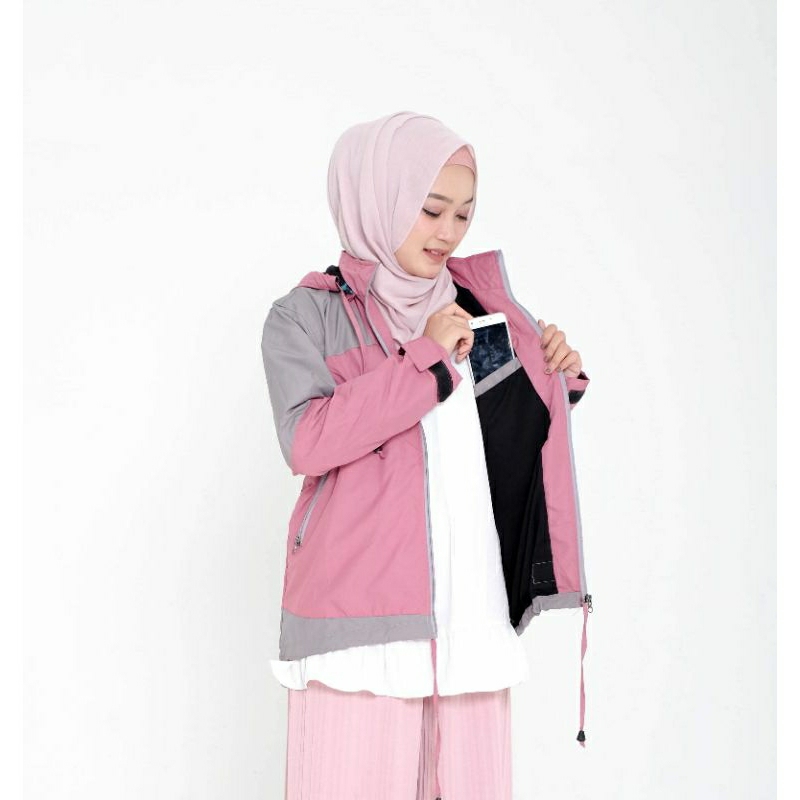 JAKET OUTDOOR WATERPROOF Jaket Anti Angin Wanita Warna Pink