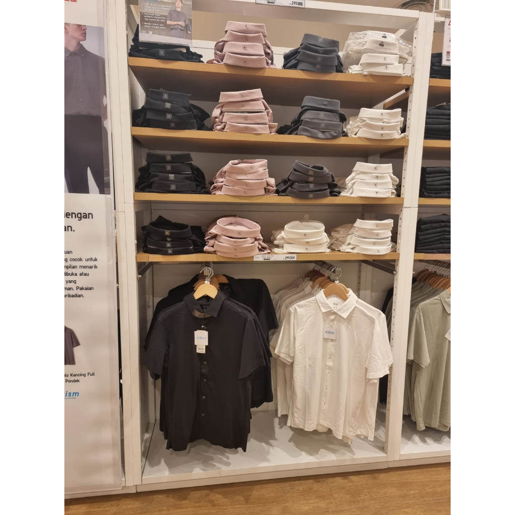 Kemeja Airism Lengan Pendek