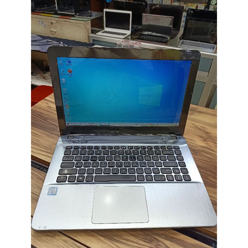 Asus x441uR core i3 ram 4 GB DDR4 SSD 256