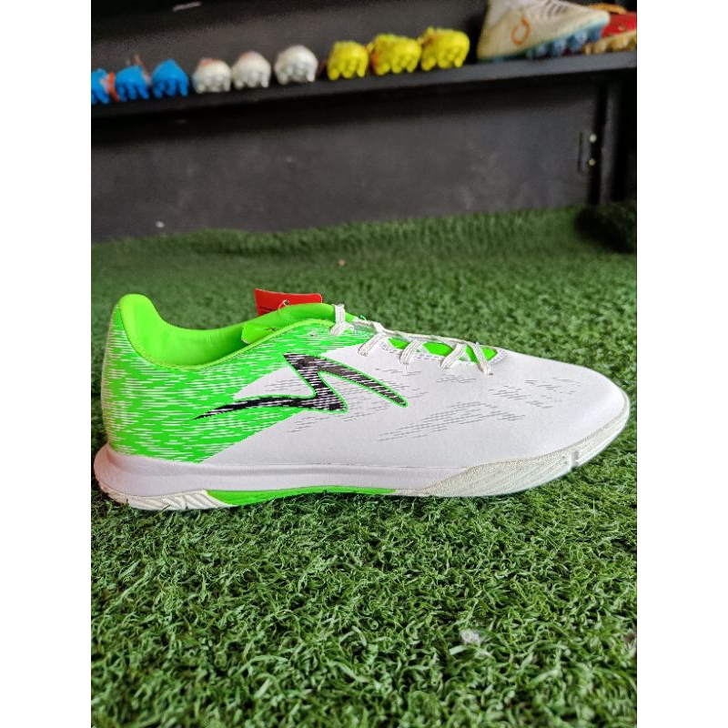 Accelerator Alpha Pro In  original sepatu futsal specs