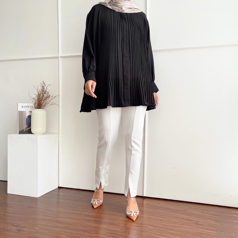 PRELOVED ZICA BLOUSE FIXPOSE