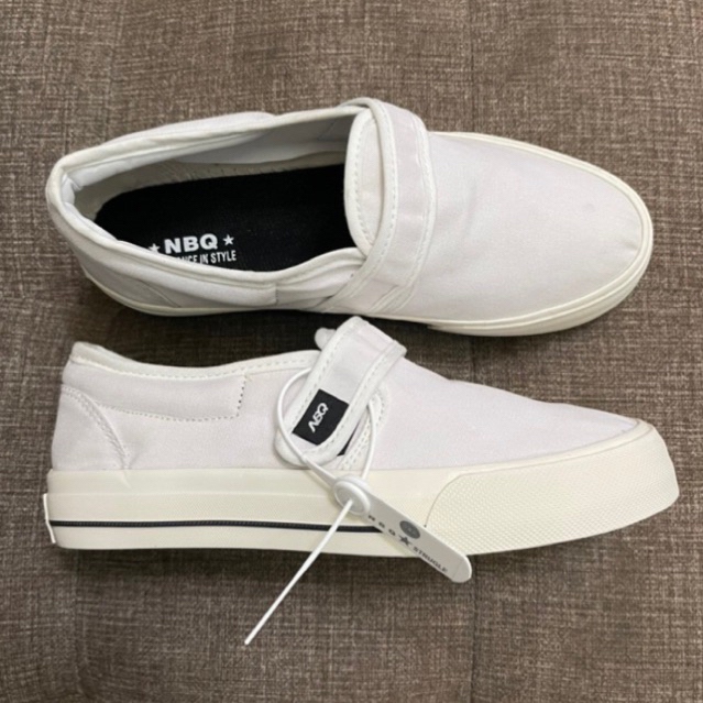 SEPATU SNEAKER SLIP ON NBQ STRUGLE WHITE VELCRO LT