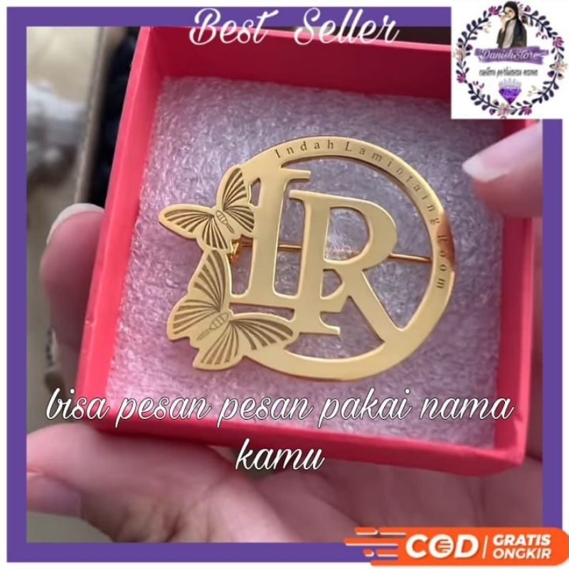 BROS NAMA CUSTOM ETSA/BROS AWET LAPIS EMAS/LABEL HIJAB DEENAY/LOGO PLAT JAHIT SENDIRI DEENAY SVARVES