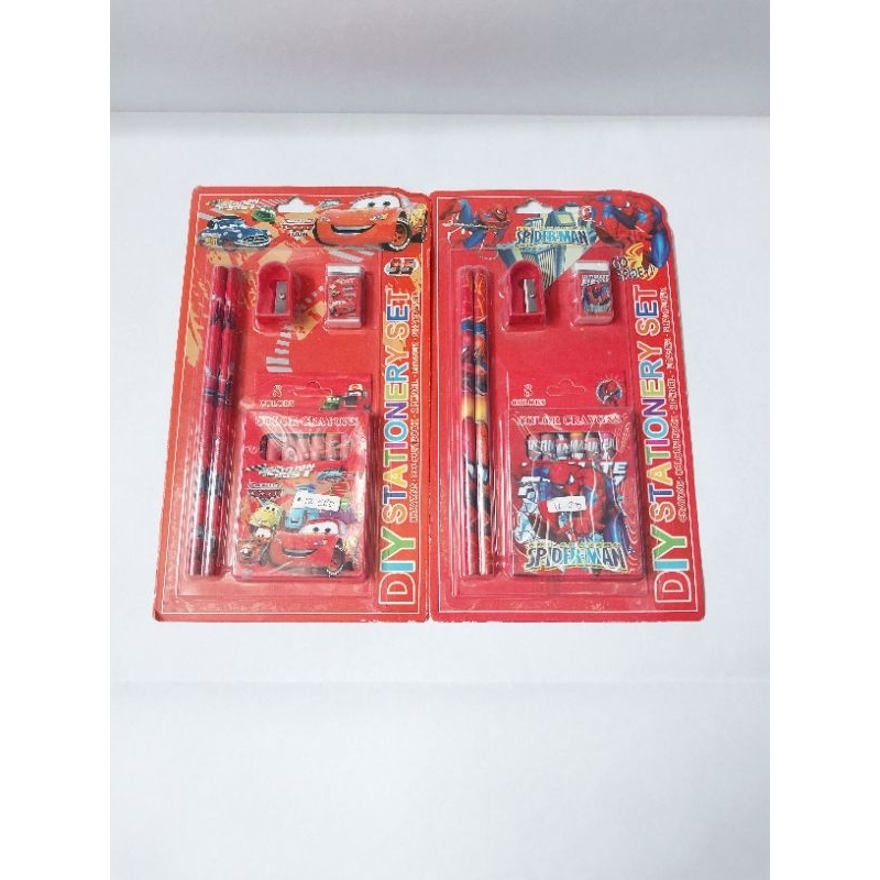 

Stationery set alat tulis dan 8 crayon