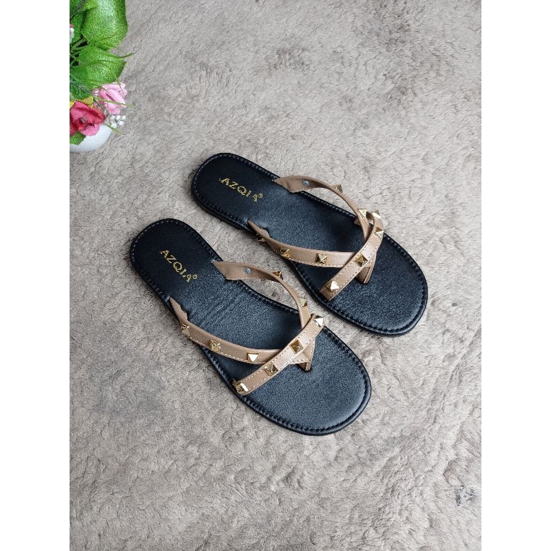 sandal flat teplek piramide stoded santai